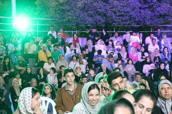 شبی متفاوت در کوهسنگی از سرودهای محمدی تا رصد ماه‌گرفتگی