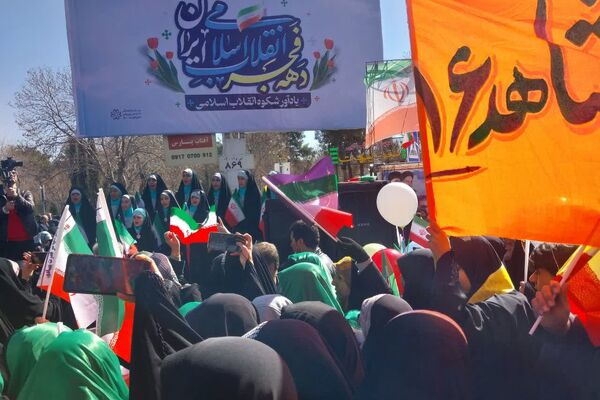 حضور پرشور مردم شیراز در راهپیمایی 22 بهمن، خون تازه در رگ‌های انقلاب 
