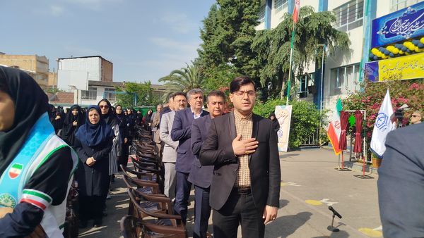 نواخته شدن زنگ سپاس معلم در ساری