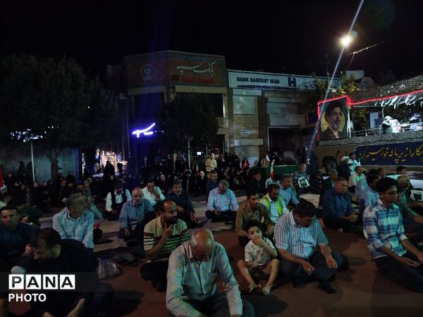 طنین نوای مذهبی در صدوهشتادونهمین شبِ گردهمایی در حسینیه امام خمینی نیشابور
