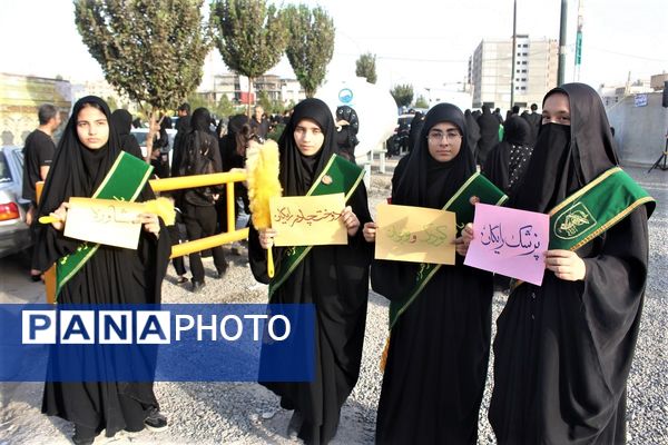 آیین پیاده‌روی اربعین حسینی در بلوار پیامبر اعظم(ص) قم