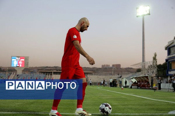 بازی تراکتور و استقلال در تبریز