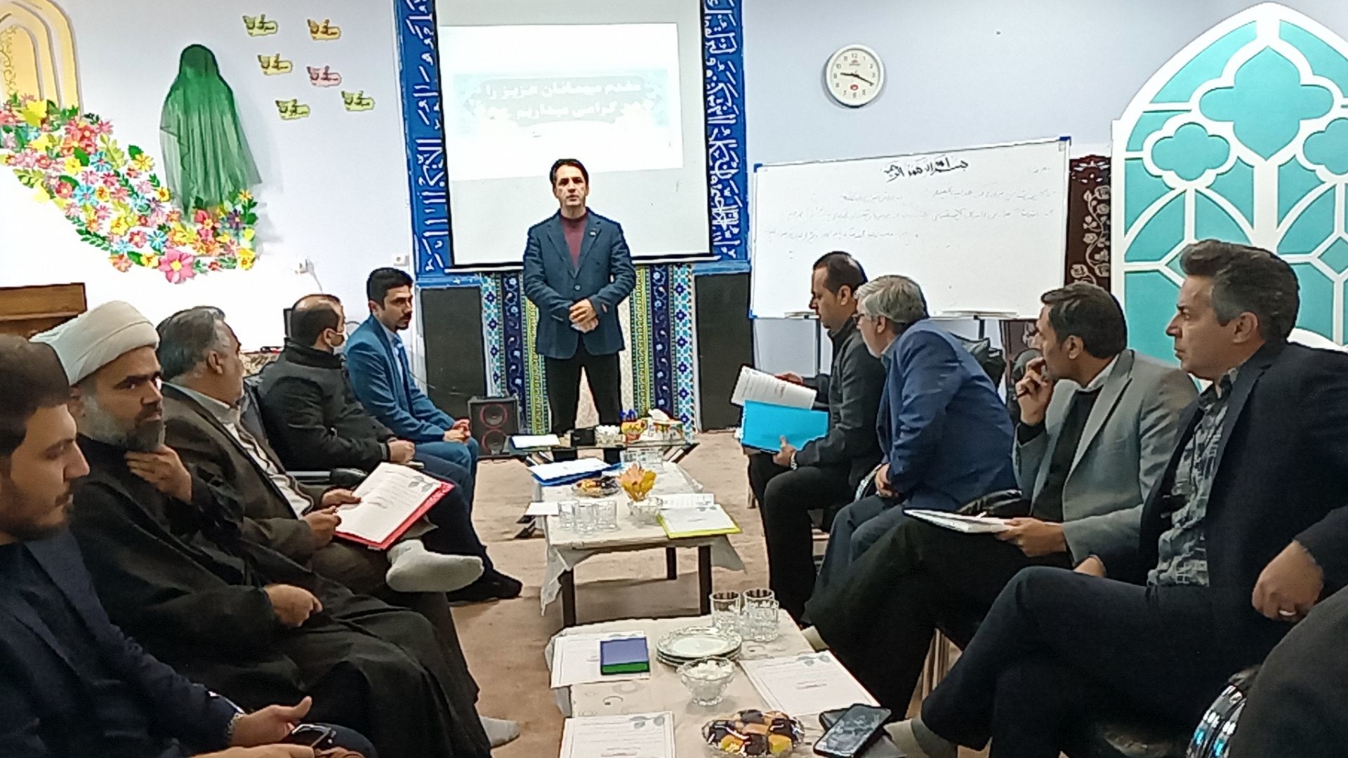 نشست توانمندسازی مدیران؛ گامی به‌سوی هدایت تحصیلی مؤثر در مدارس متوسطه دوره اول ناحیه ۷