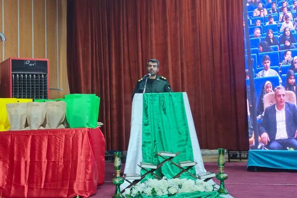 آیین تجلیل از برگزیدگان مسابقات قرآن و عترت بسیج قرچک