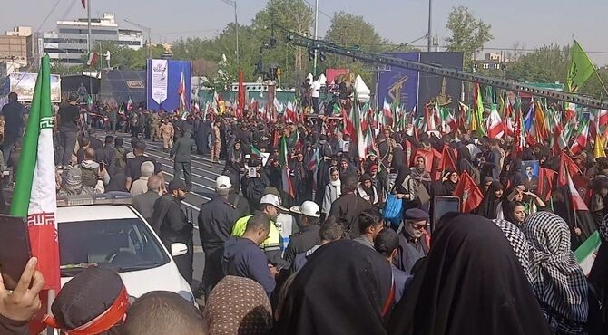 رزمایش باشکوه دختران جان‌فدا؛ نمادی از عشق و ایستادگی