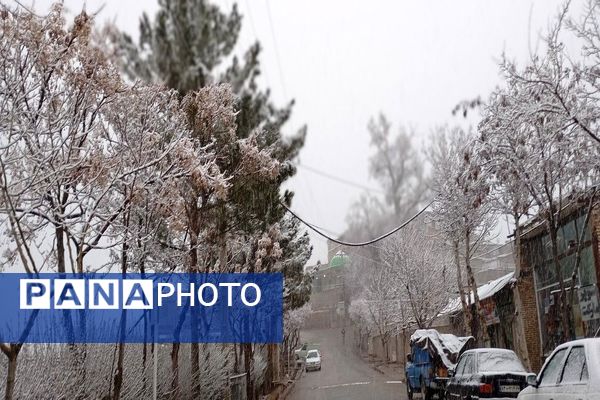 بارش باران و برف الهی در نوروز ۱۴۰۴ در شهر زیبای بار 