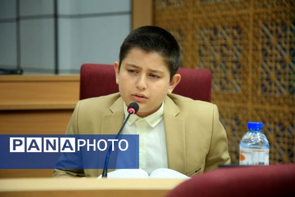 نشست صمیمی مدیران رسانه با استاندار قم