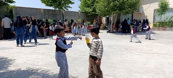 برگزاری بازارچه در پیش دبستانی شور و نشاط آشخانه 