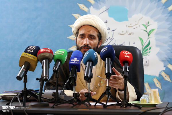 نشست خبری رئیس سازمان پژوهش و برنامه‌‌ریزی آموزشی در حاشیه سی و نهمین اجلاس روسای آموزش و پرورش
