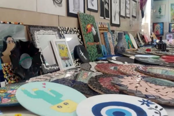 نمایشگاه هنر و کار و فناوری در آموزشگاه شاهد 16