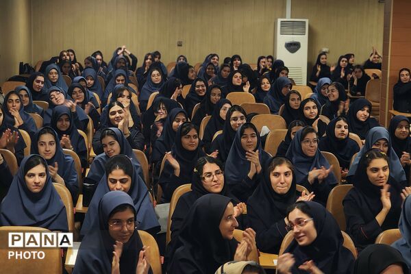 از افتخارآفرینی تا روایت رسانه‌ای دانش آموزان در دبیرستان فرهنگ