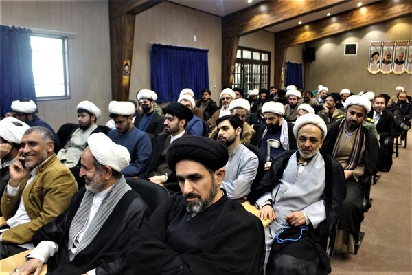 تجلیل از خادمان و فرهنگ‌یاران نماز در قم