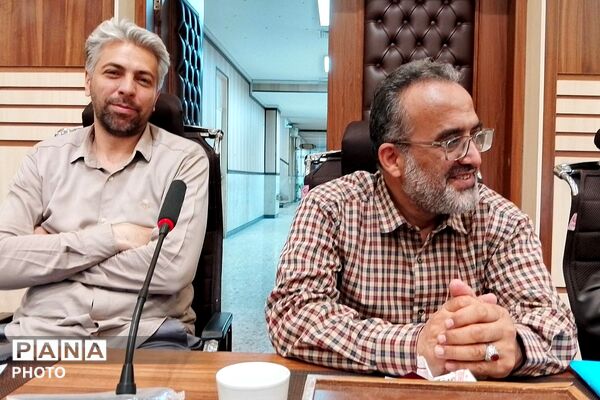 مراسم تجلیل از معاونین پرورشی مقطع متوسطه ناحیه دو شهرری 