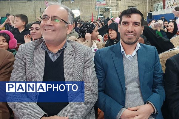 جشن باشکوه ایام الله دهه فجر در بهارستان‌دو