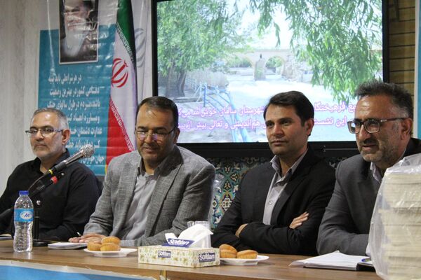 نشست اصحاب رسانه شهرستان سامان با مدیرکل فرهنگ و ارشاد اسلامی استان چهارمحال و بختیاری