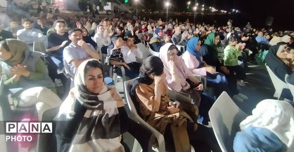 پیوند عشق و ایمان در دلِ جمعیت 