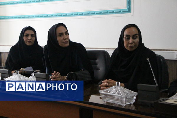 جلسه طرح نماد در آموزش و پرورش ناحیه یک یزد