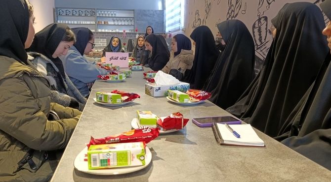 برنامه کافه گفتگو باحضور کارگروه دختران نوجوان و جوان در کانون ریحانه بجنورد