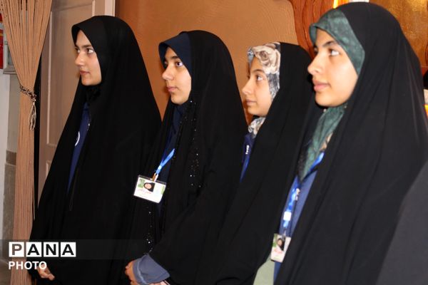 تجلیل از خبرنگاران پانادر کافه دخترانه کانون امام خمینی (ره)