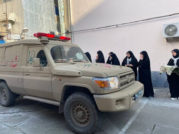 استقبال از شهید خوشنام در دبیرستان شاهد ساری 