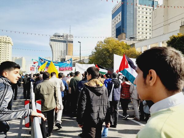 راهپیمایی روز دانش‌آموزان در ناحیه 6 مشهد 