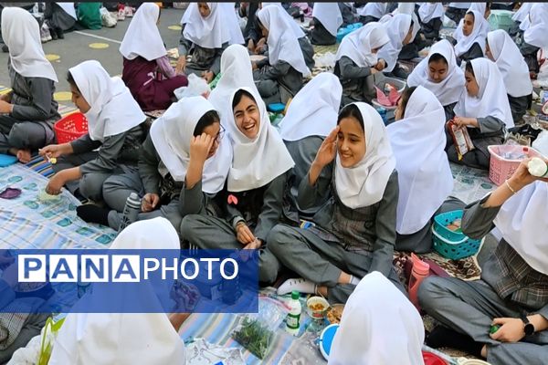 اردوی یک روزه درون مدرسه‌ای در دبستان دخترانه فردوسی 2 ناحیه یک اردبیل