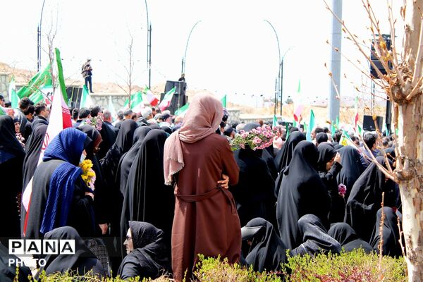 تشییع پیکر خانوداه شهید دکتر حسین طاهری در پردیس