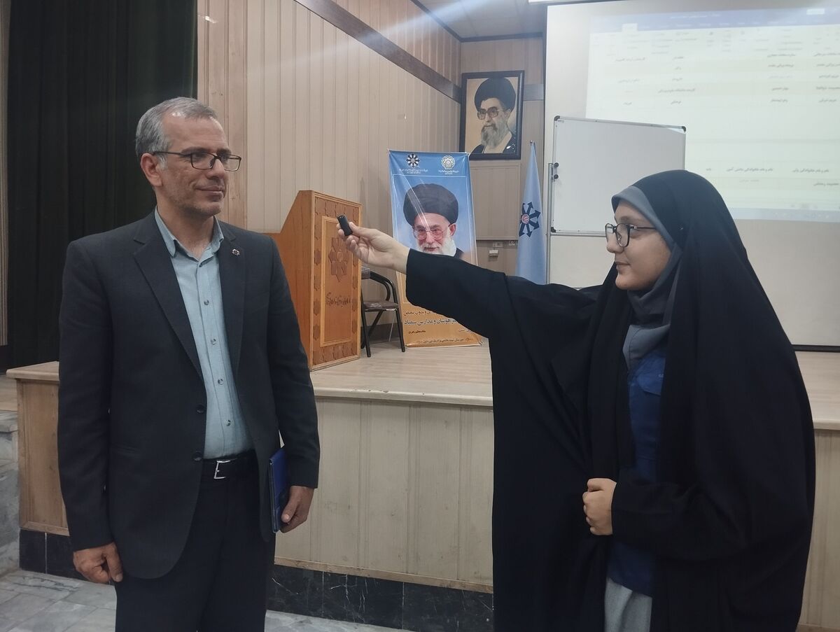 برنامه‌های آموزشی و تربیتی مدارس استعدادهای درخشان بر سه محور اجرا می‌شود
