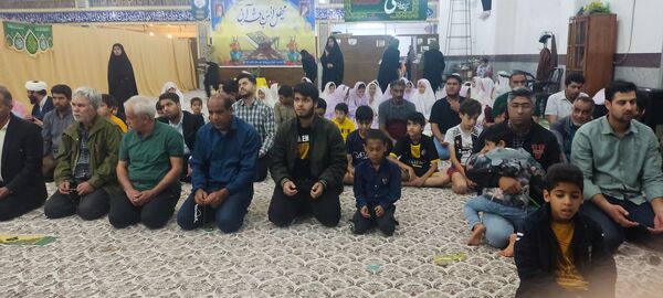 برگزاری محفل انس با قرآن به میزبانی دبستان راشد مرندی در حاجی‌‌آباد 