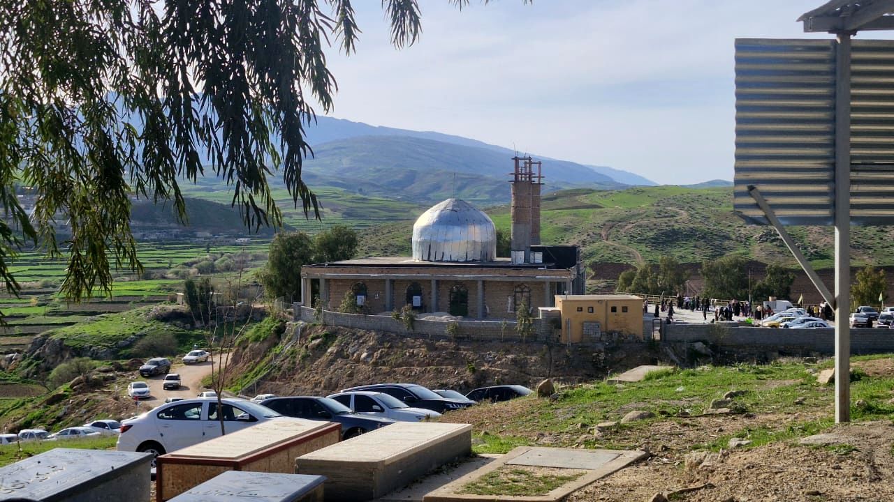 نگاهی به حضور گردشگران در امام زاده عباس (ع)