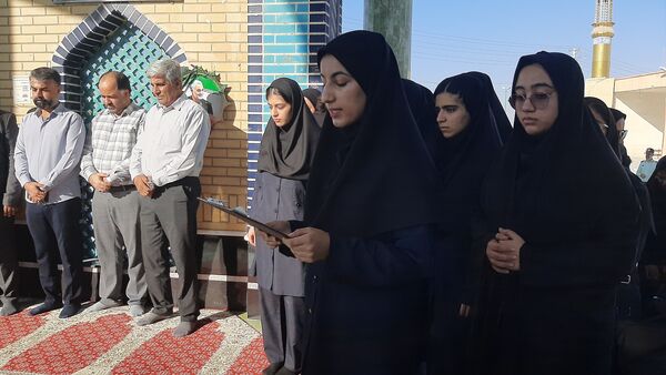 نواختن زنگ مهر و ایثار در پارسیان