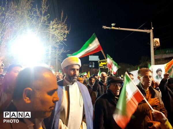 حضور در صحنه و تداوم حفظ وحدت ملی 