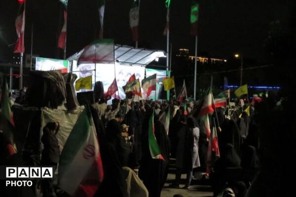 حضوری متفاوت در شبی به یادماندنی در سنگر خیابان