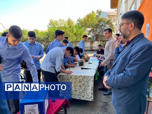 انتخابات همیار مشاور در مدرسه شهدای لطیفی 