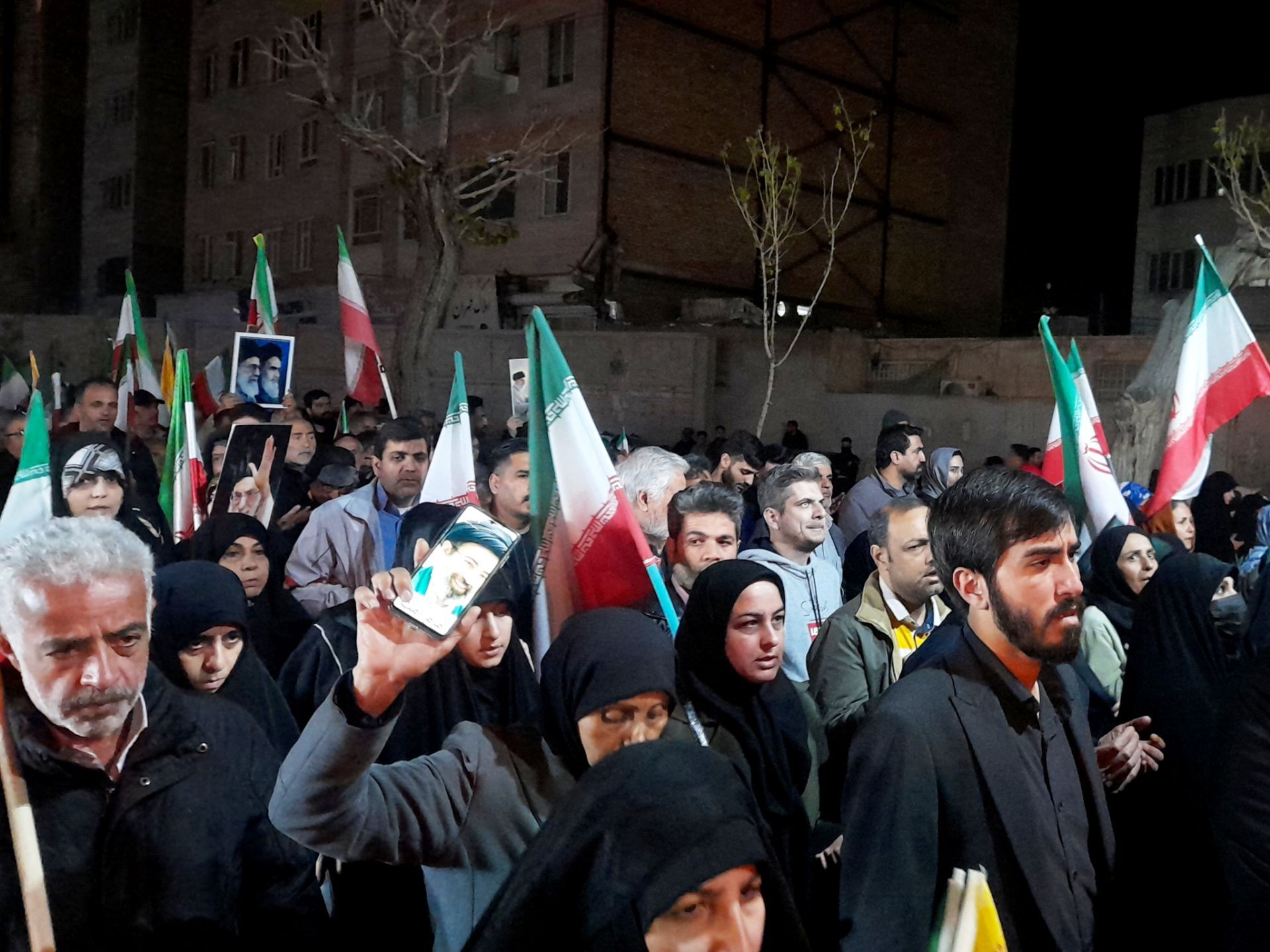چهل و پنجمین طوفان وفاداری در قلب کرج