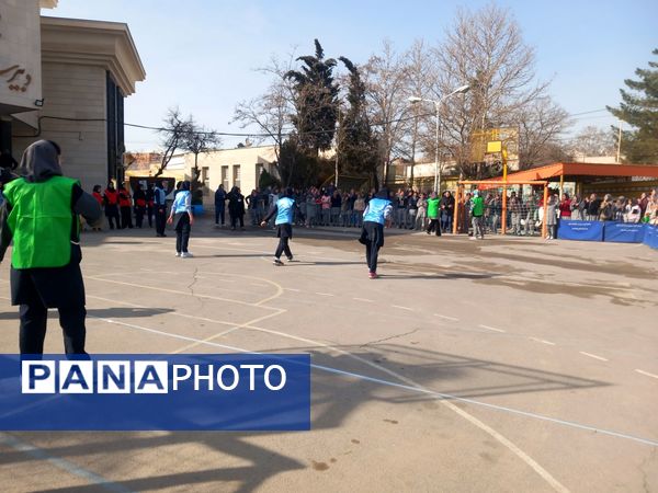 مسابقات بین مدرسه ای جام اقتدار ایران دردبیرستان دوره اول آرمینه مصلی نژاد ناحیه ۶