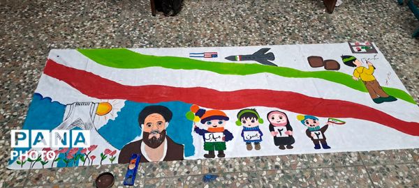  نقاشی همگانی با موضوع «ایرانِ قوی» در دبیرستان اهل‌البیت ناحیه 4 کرج 