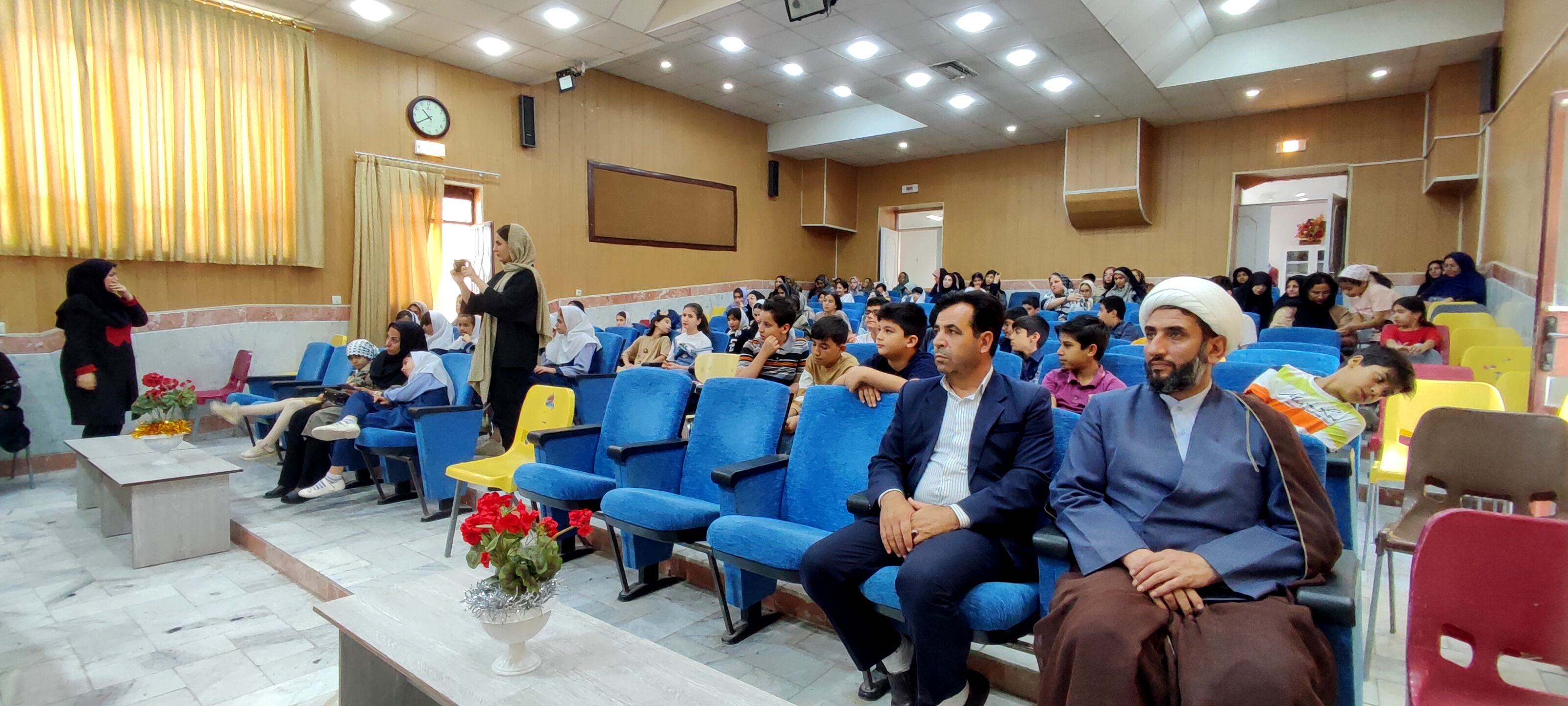 آیین تجلیل از برگزیدگان پویش غدیر در کانون سمیه شهرستان شیروان