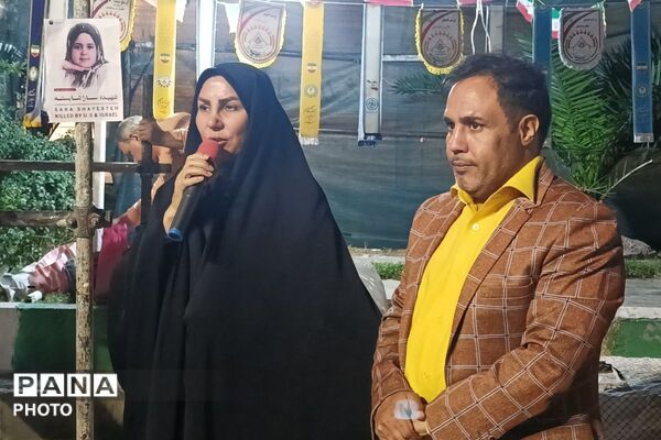 دبیرستان دخترانه ولایت در غرفه شهدای دانش‌آموز ورامین 