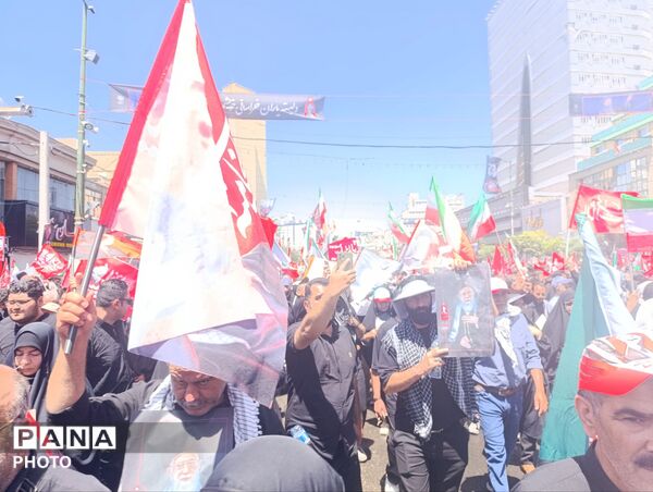 مراسم تشییع رهبر معظم انقلاب و خانواده ایشان در مشهد