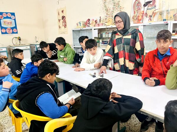 بازدید دانش‌آموزان مدرسه سما حاجی‌آباد از پژوهش‌سرای رازی در قالب طرح مهارت‌افزایی یارا