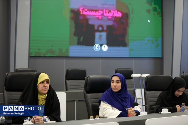 آیین تجلیل از از خبرنگاران هلالیتا