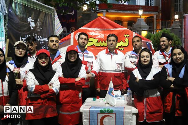 محفل گرم تشکیلاتی دانش‌آموزان در تجمع مردمی تبریز با حضور قائم‌مقام معاون وزیر در سازمان دانش‌آموزی