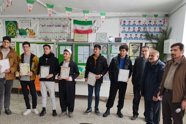 جشن باشکوه مبعث در دبیرستان شاهد شهید بشارت