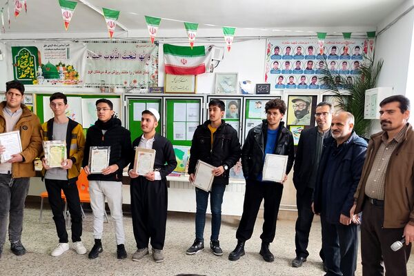 جشن باشکوه مبعث در دبیرستان شاهد شهید بشارت