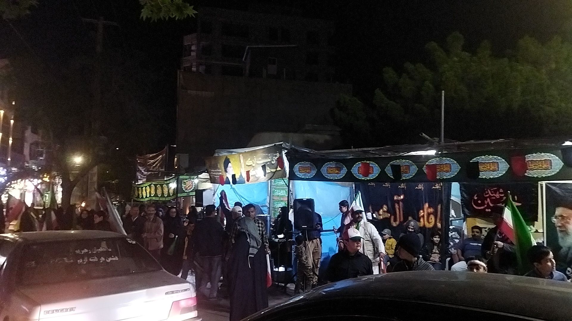 موکب ها آماده خدمت رسانی و پذیرایی از مردم هستند 