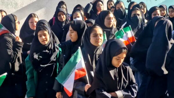 آیین نواختن زنگ انقلاب و جشن آغاز دهه مبارک فجر در گالیکش