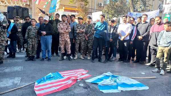 راهپیمایی 13 آبان با حضور حداکثری دانش آموزان در شهرستان نیشابور 
