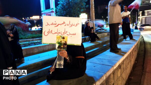 اجتماع مردمان نیشابوری در میدان آزادی