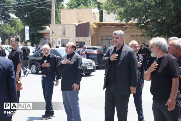 طنین نماز ظهر عاشورا در ساوجبلاغ